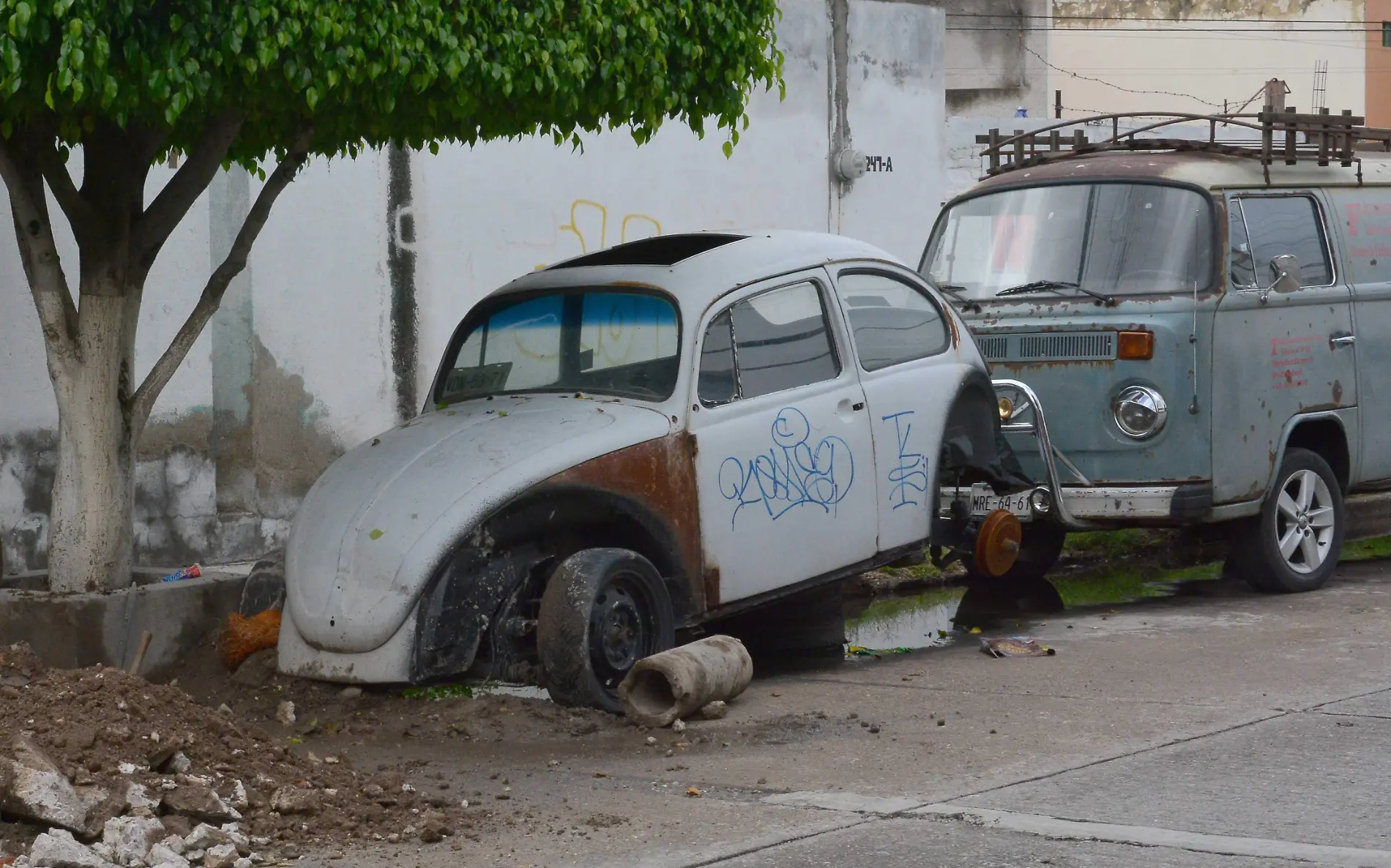 CHATARRA EN LA CALLE 